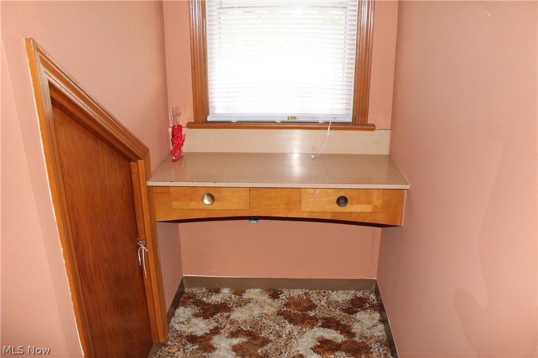 14900 Turney Road Maple Heights, OH 44137 - Photo 21 of 43 Built in desk