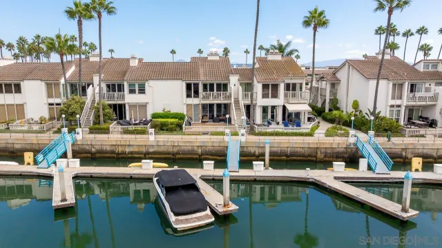 a view of houses with outdoor seating