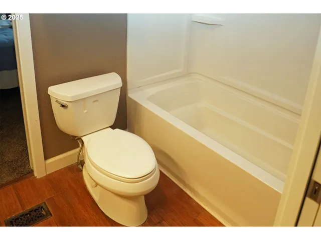 $138,500 | 15411 Southeast Mill Plain Boulevard, Unit D3, Vancouver, WA 98684