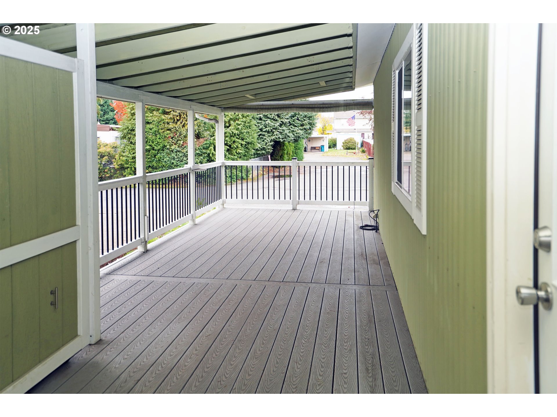 15411 Southeast Mill Plain Boulevard, Unit D3 Vancouver, WA 98684 - Photo 2 of 23 a view of balcony with wooden floor