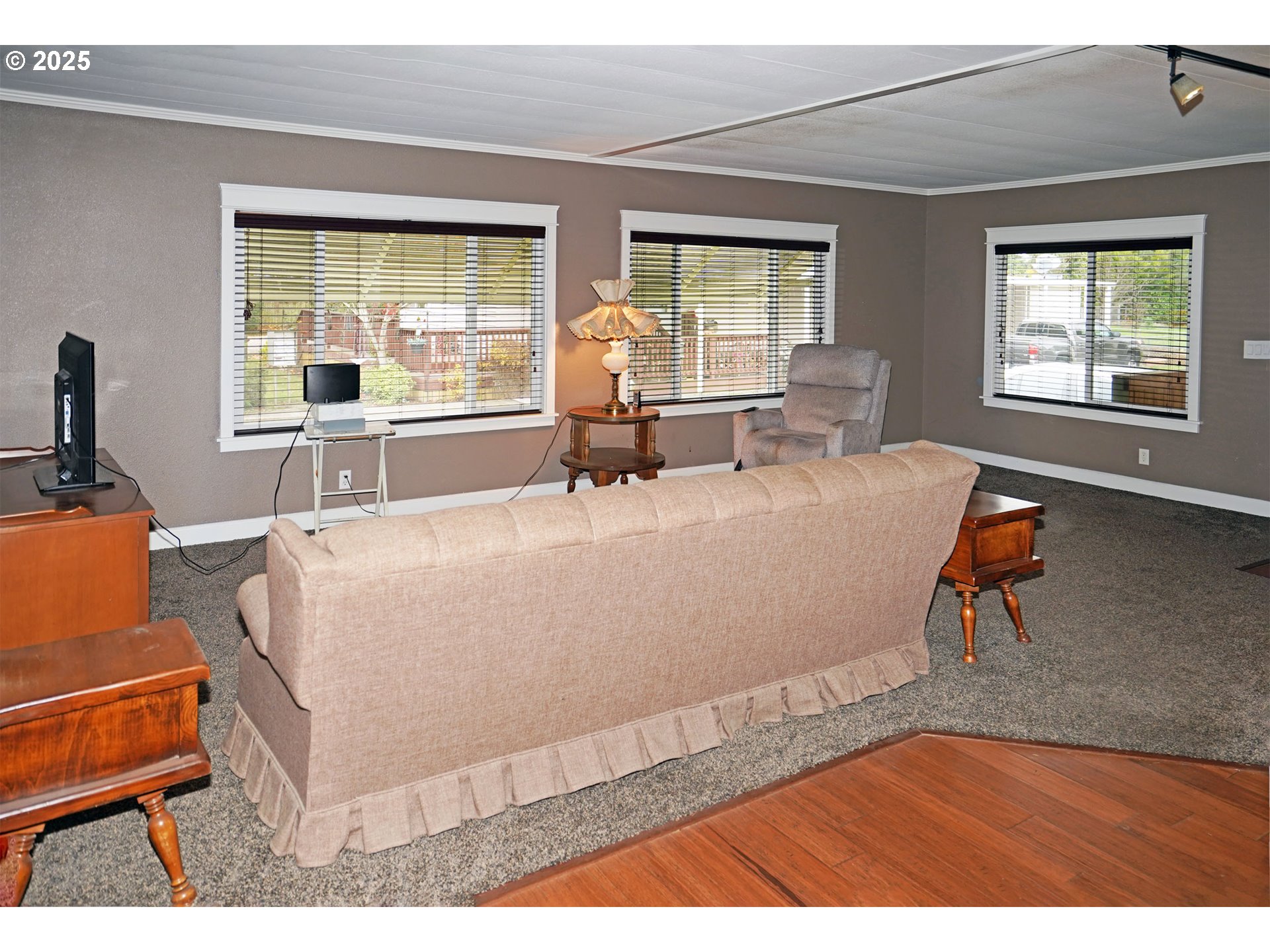 15411 Southeast Mill Plain Boulevard, Unit D3 Vancouver, WA 98684 - Photo 5 of 23 a living room with a large window