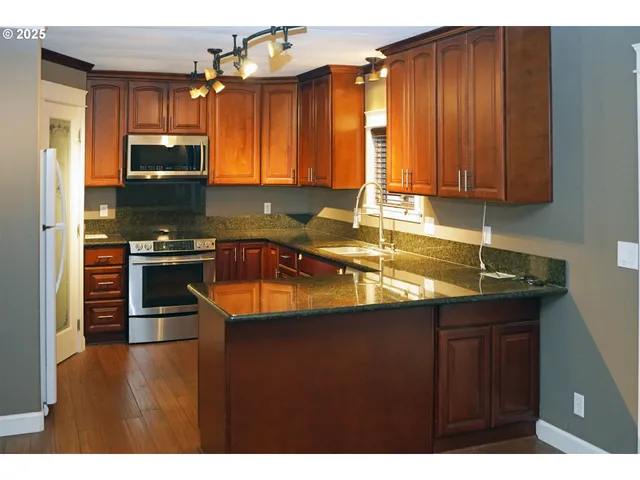 $138,500 | 15411 Southeast Mill Plain Boulevard, Unit D3, Vancouver, WA 98684