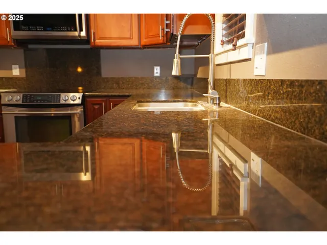 $138,500 | 15411 Southeast Mill Plain Boulevard, Unit D3, Vancouver, WA 98684