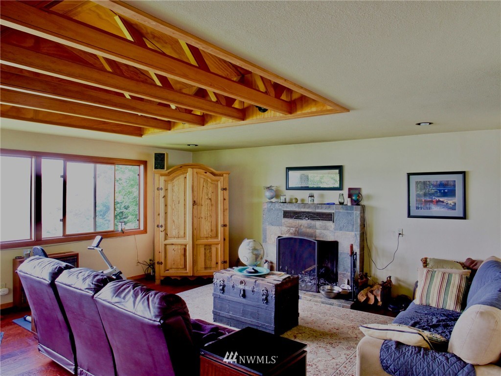 14189 Gibralter Road Anacortes, WA 98221 - Photo 13 of 22 Gallery Image 13