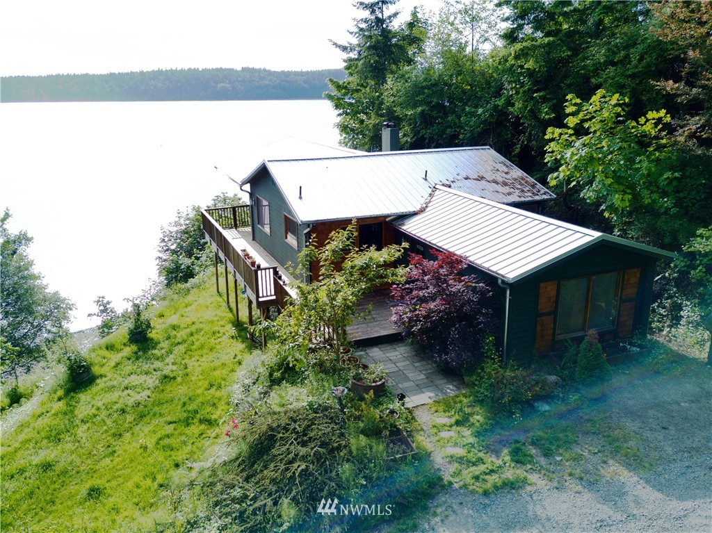14189 Gibralter Road Anacortes, WA 98221 - Photo 3 of 22 Gallery Image 3