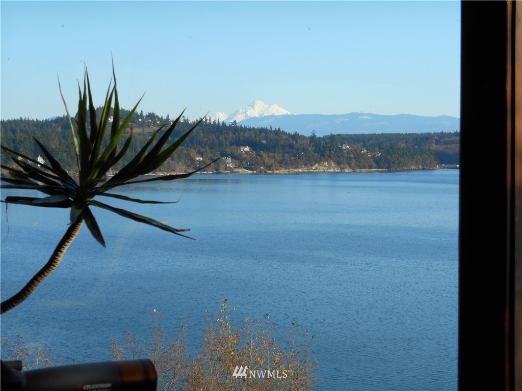 14189 Gibralter Road Anacortes, WA 98221 - Photo 5 of 22 Gallery Image 5