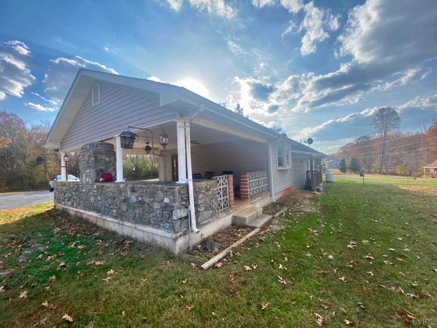 223 Glade Road Madison Heights, VA 24572 - Photo 2 of 38 Gallery Image 2