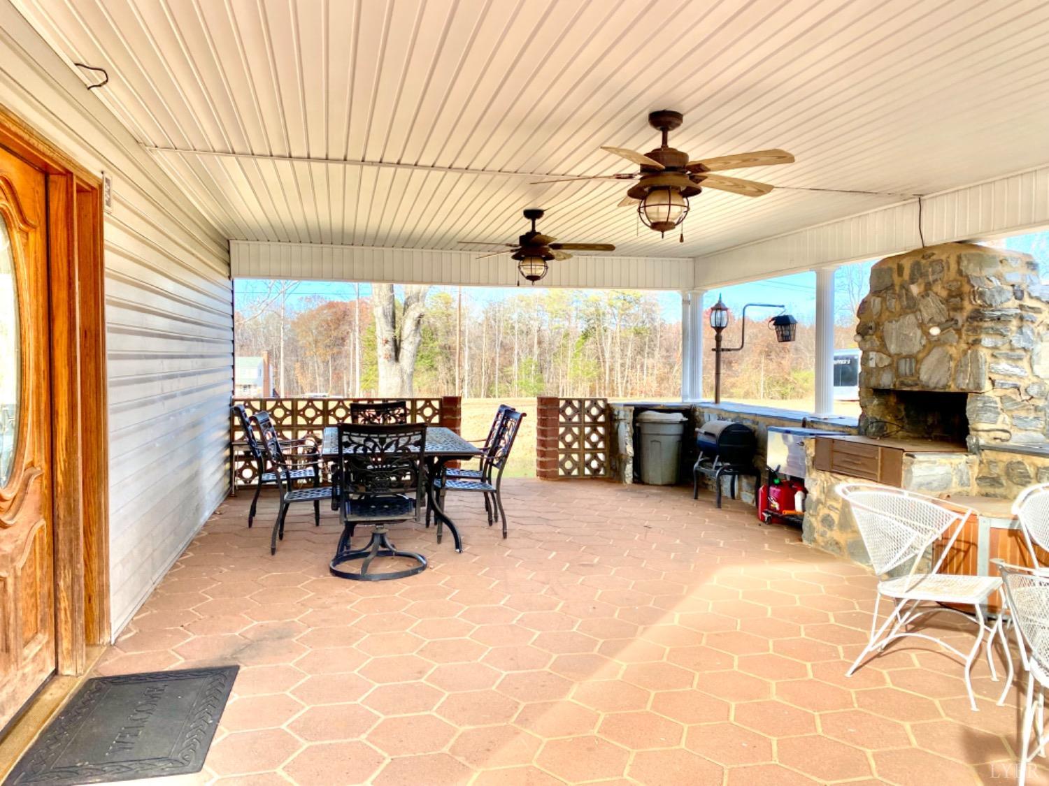 223 Glade Road Madison Heights, VA 24572 - Photo 3 of 38 Gallery Image 3