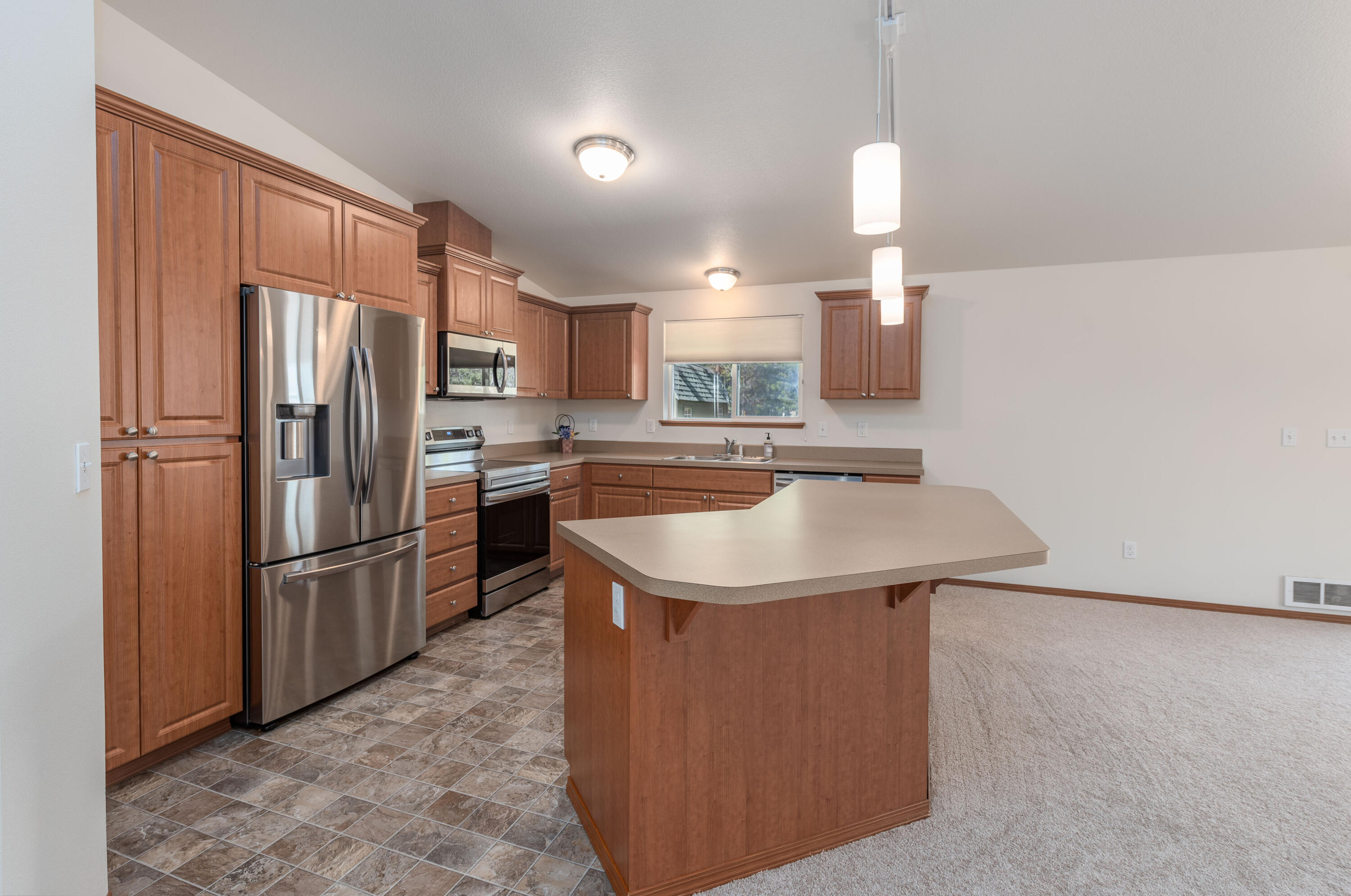 56243 Marsh Hawk Road Bend, OR 97707 - Photo 5 of 34 Kitchen Island