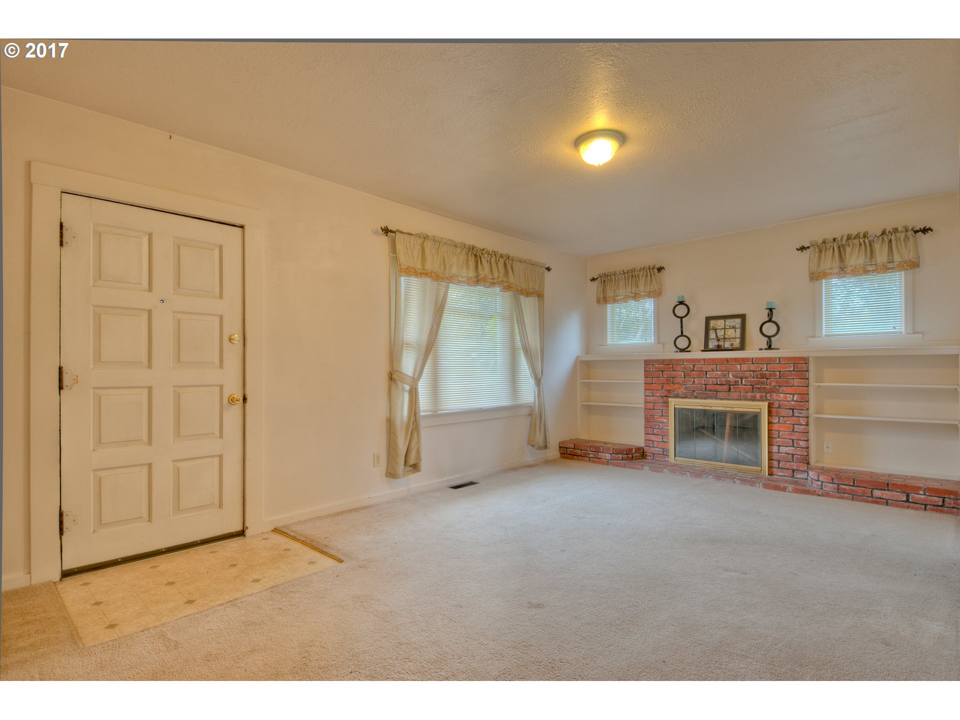 13463 Southeast Foster Road Portland, OR 97236 - Photo 3 of 18 Gallery Image 3