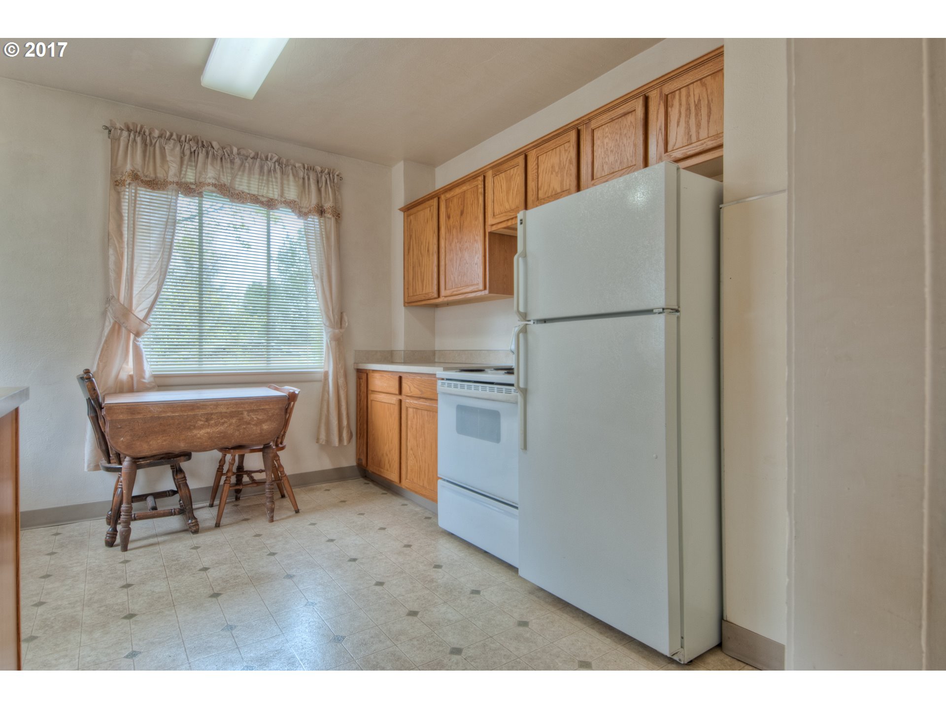 13463 Southeast Foster Road Portland, OR 97236 - Photo 5 of 18 Gallery Image 5