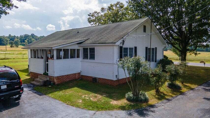 813 Ladd Springs Road Southeast Cleveland, TN 37323 - Photo 5 of 34 8