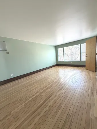 $1,750 | 6637 South Whipple Street, Unit 2, Chicago, IL 60629