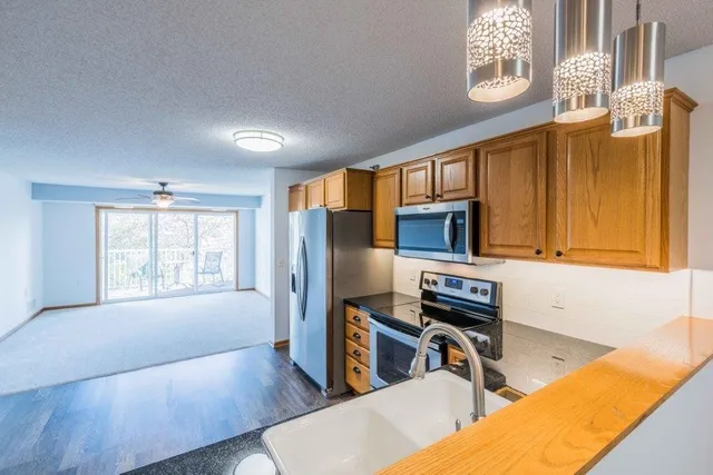 $220,000 | 16154 Main Avenue Southeast, Unit 212, Prior Lake, MN 55372