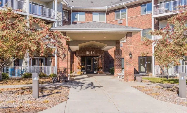 $220,000 | 16154 Main Avenue Southeast, Unit 212, Prior Lake, MN 55372