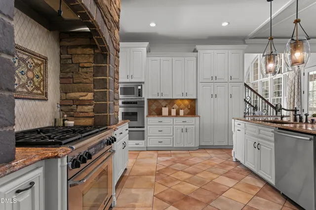 $1,750,000 | 1524 Eglantyne Court, Raleigh, NC 27613