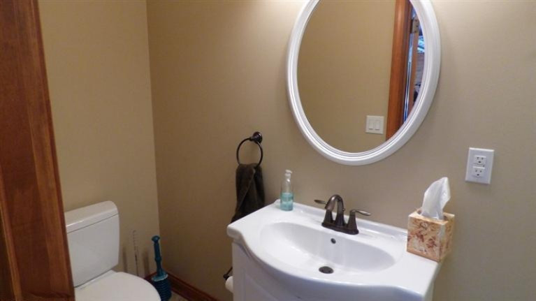 6121 Johnson Road Coloma, MI 49038 - Photo 20 of 26 Full bathroom