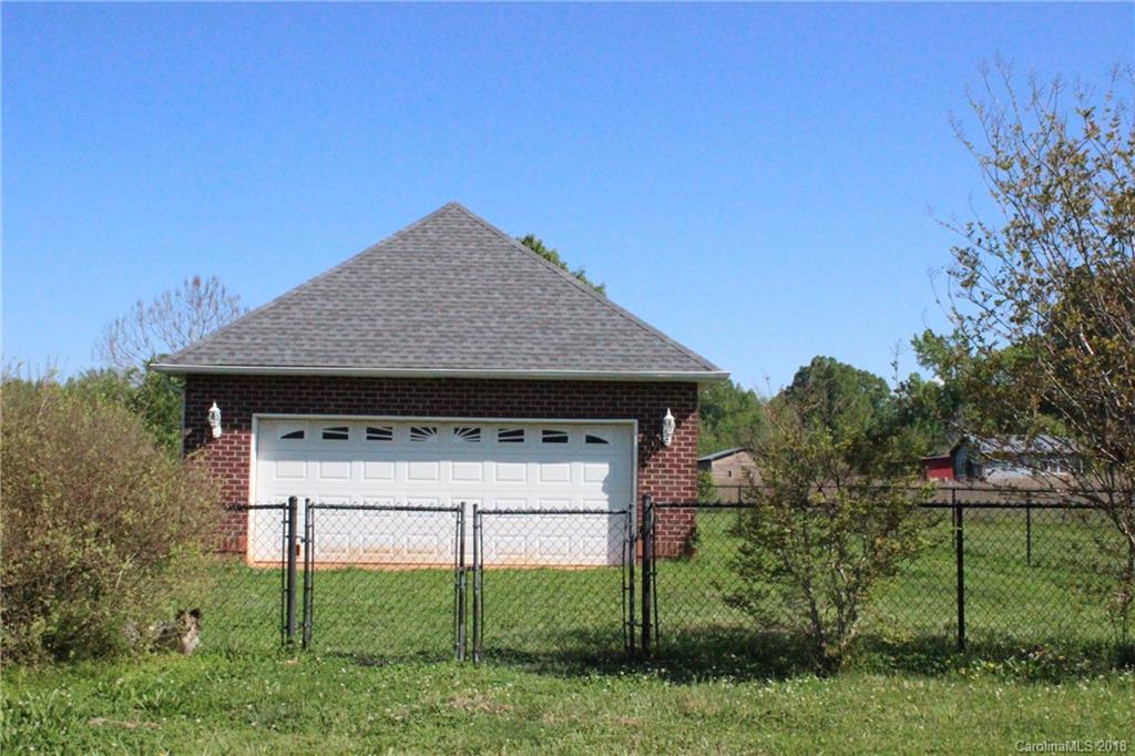 2652 Greenleaf Road Clover, SC 29710 - Photo 3 of 25