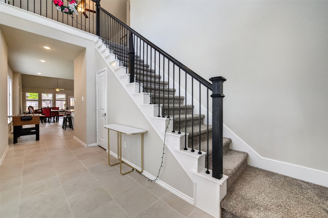 2739 Meadow View Lane Conroe, TX 77385 - Photo 3 of 50 a view of entryway and hall