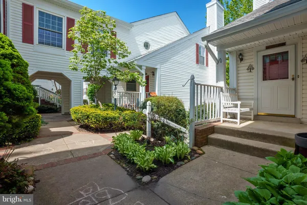 $3,100 | 2907 A South Woodstock Street, Arlington, VA 22206