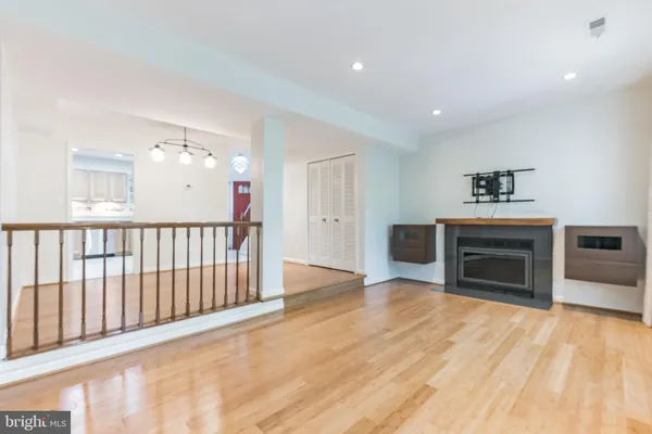 $3,100 | 2907 A South Woodstock Street, Arlington, VA 22206