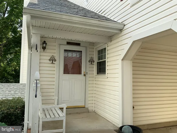 $3,100 | 2907 A South Woodstock Street, Arlington, VA 22206