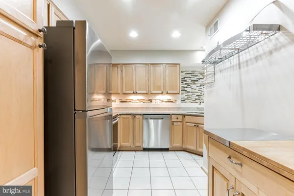 $3,100 | 2907 A South Woodstock Street, Arlington, VA 22206