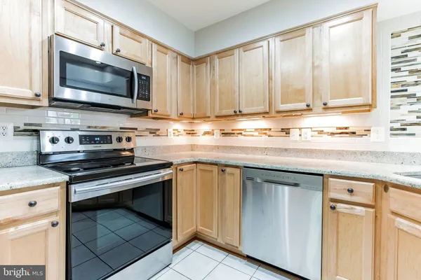 $3,100 | 2907 A South Woodstock Street, Arlington, VA 22206