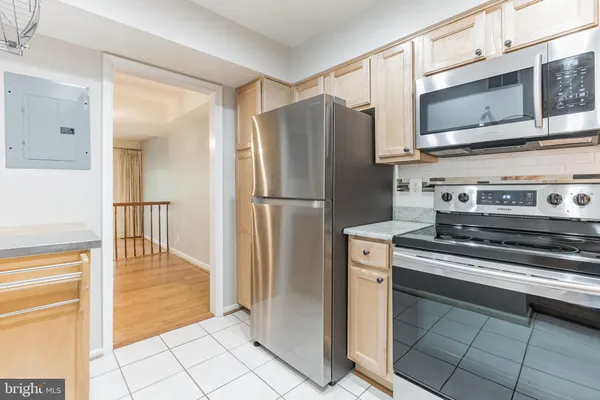 $3,100 | 2907 A South Woodstock Street, Arlington, VA 22206