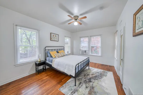 $1,495 | 311 West Lullwood Avenue, San Antonio, TX 78212