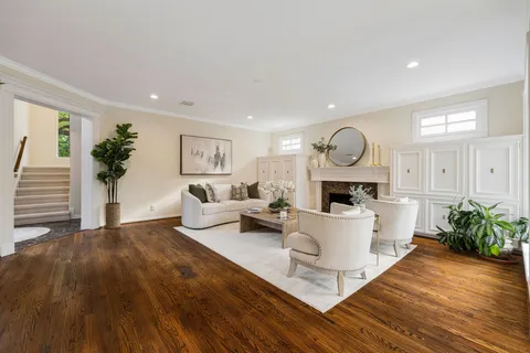 $1,199,000 | 4900 Cedar Street, Bellaire, TX 77401