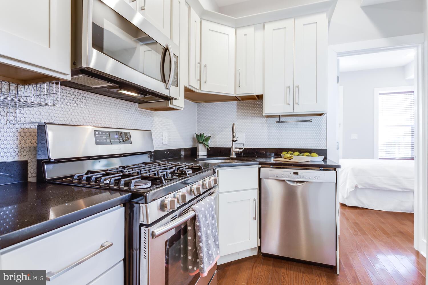30 Hanover Place Northwest, Unit 1 Washington, DC 20001 - Photo 2 of 28