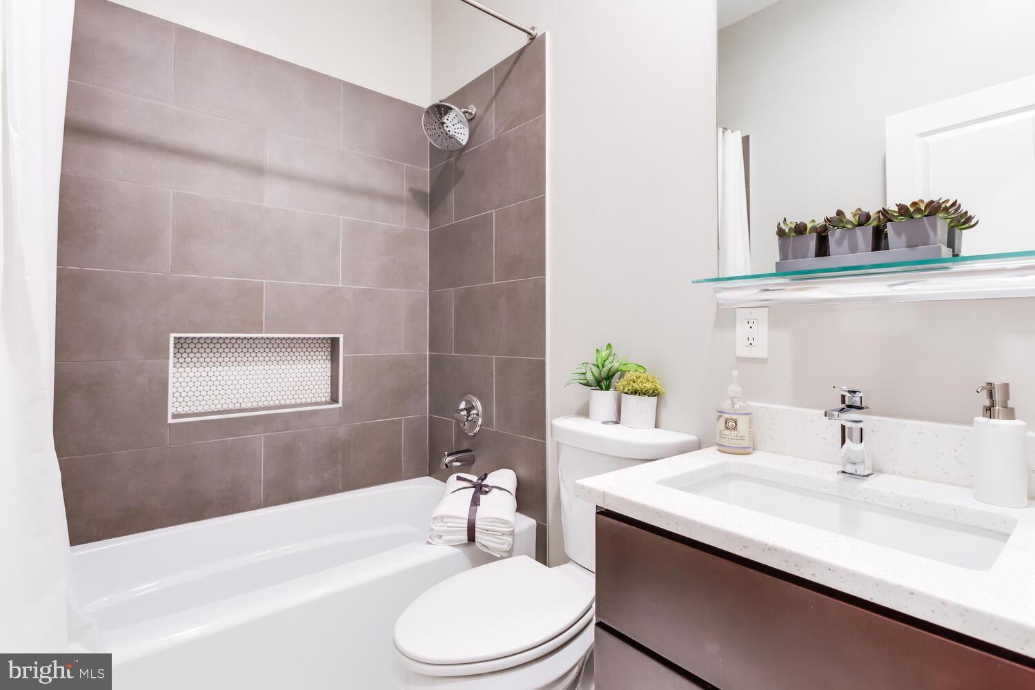 30 Hanover Place Northwest, Unit 1 Washington, DC 20001 - Photo 3 of 28