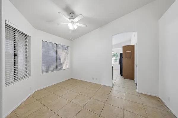 $2,395 | 18837 North 43rd Place, Phoenix, AZ 85050