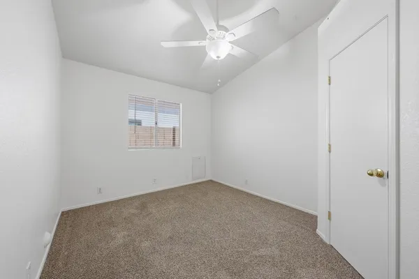 $2,395 | 18837 North 43rd Place, Phoenix, AZ 85050
