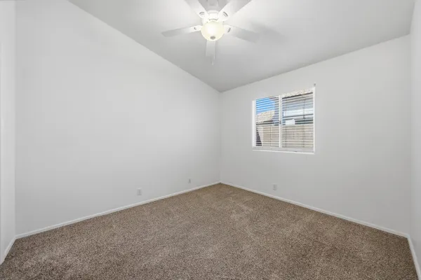 $2,595 | 18837 North 43rd Place, Phoenix, AZ 85050