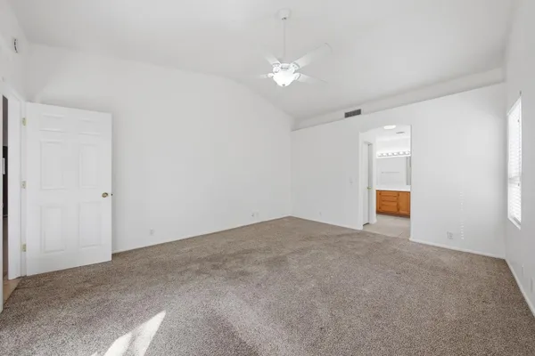 $2,395 | 18837 North 43rd Place, Phoenix, AZ 85050