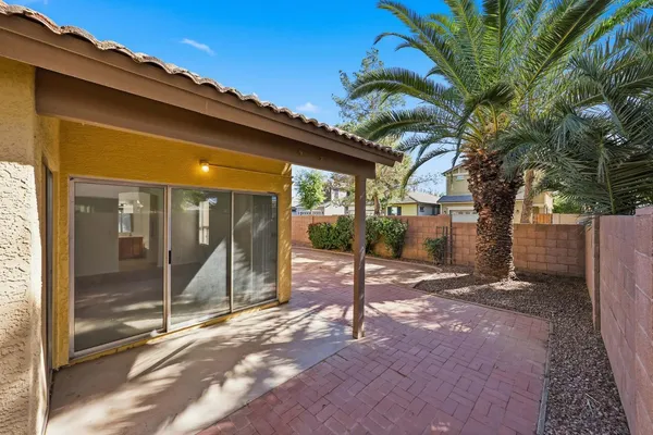 $2,395 | 18837 North 43rd Place, Phoenix, AZ 85050