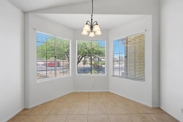 $2,395 | 18837 North 43rd Place, Phoenix, AZ 85050