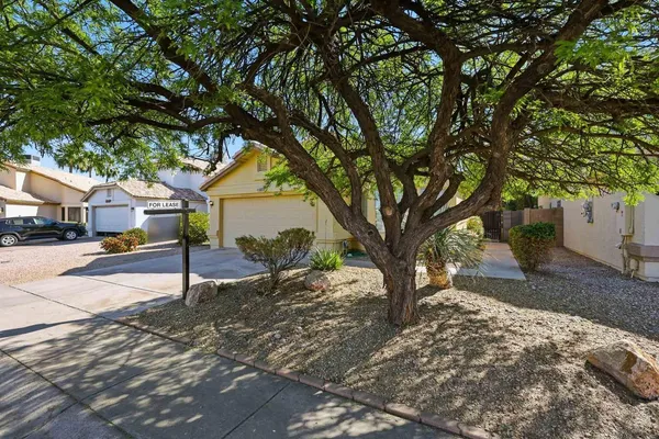 $2,595 | 18837 North 43rd Place, Phoenix, AZ 85050