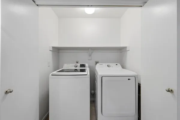 $2,395 | 18837 North 43rd Place, Phoenix, AZ 85050