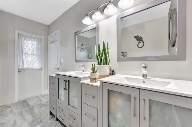 $820,000 | 1221 Southwest 59th Avenue, Plantation, FL 33317