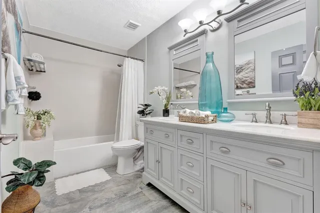 $820,000 | 1221 Southwest 59th Avenue, Plantation, FL 33317