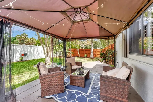 $820,000 | 1221 Southwest 59th Avenue, Plantation, FL 33317