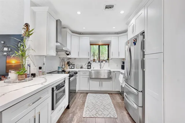 $820,000 | 1221 Southwest 59th Avenue, Plantation, FL 33317