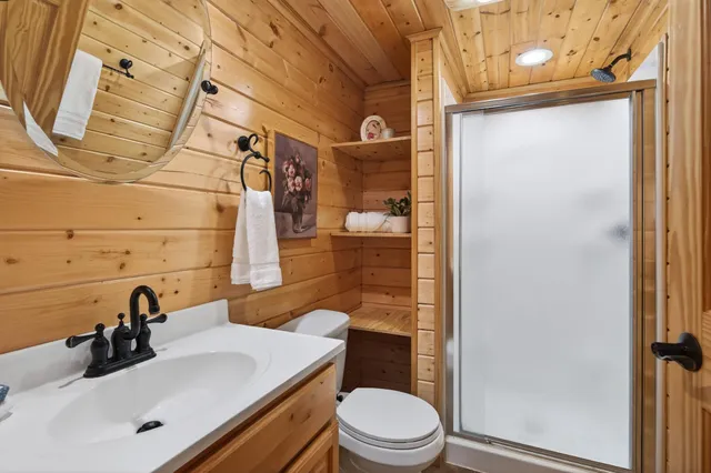 $449,900 | 5057 Tuxedo Boulevard, Mound, MN 55364