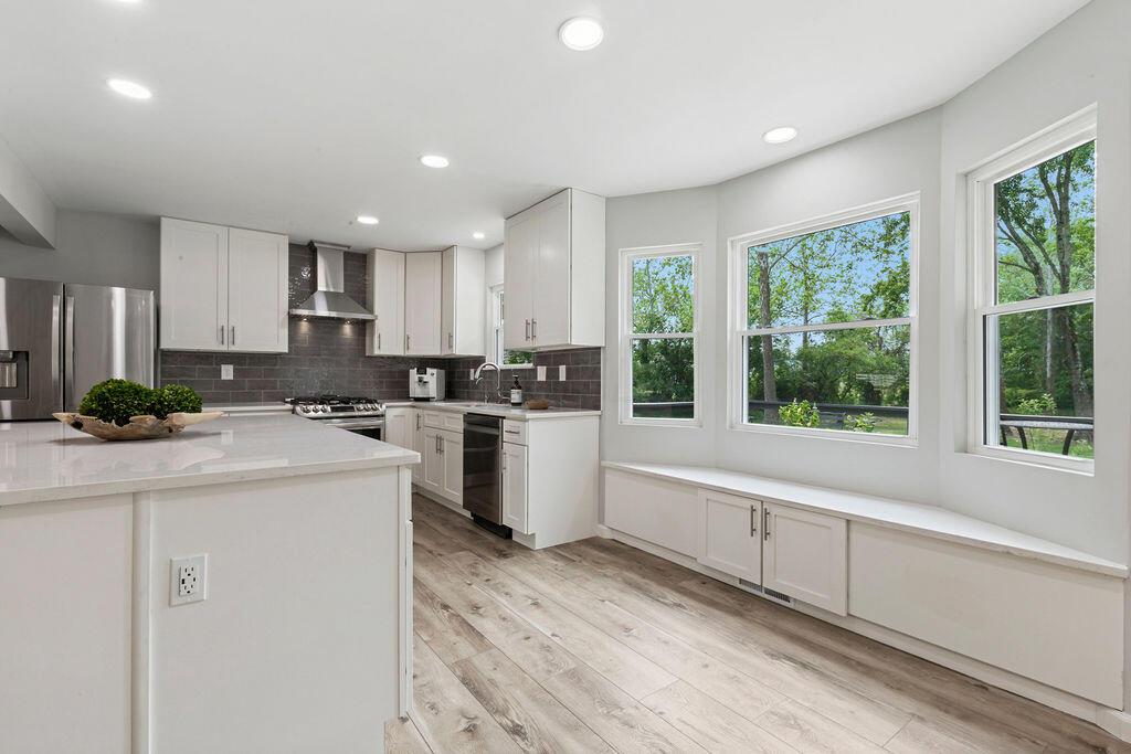 7675 Schleppi Road Westerville, OH 43081 - Photo 7 of 42 Kitchen