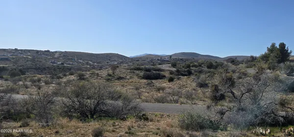 a view of a dry field