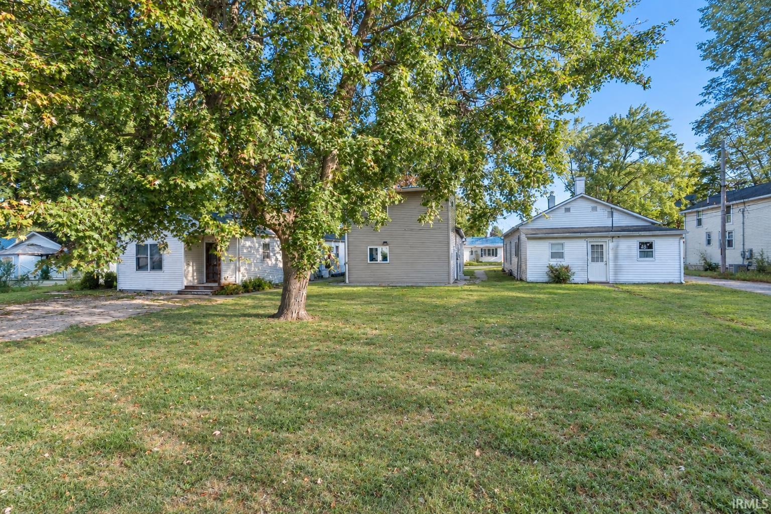 415 Perry Street Warsaw, IN 46580 - Photo 5 of 26 Gallery Image 5