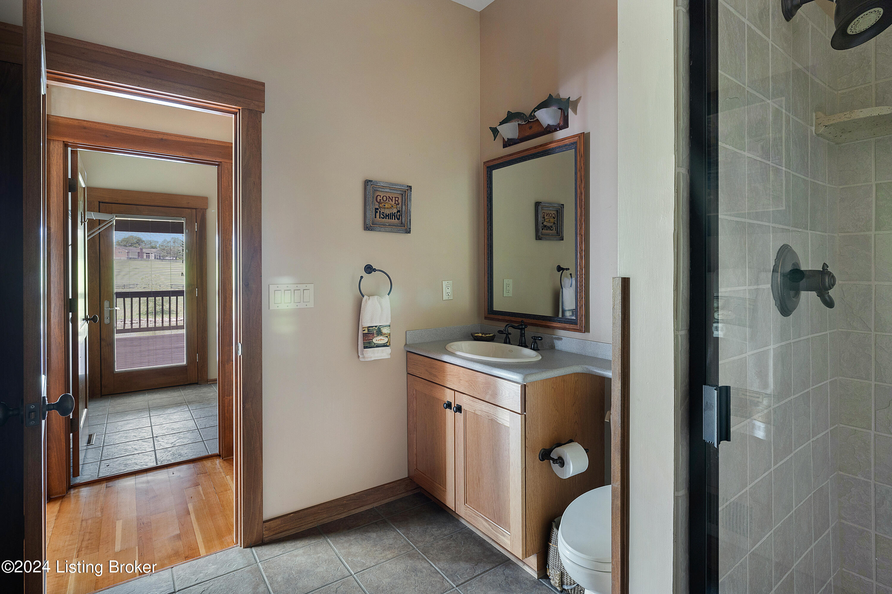 5908 Aiken Road Louisville, KY 40245 - Photo 44 of 86 1st Floor Full Bath